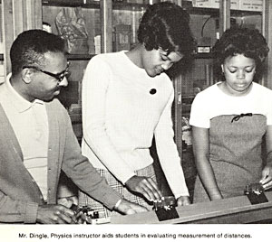 file:/activities/oralhistory/cappics/romer1969_students, alt: Bernie Dingle with students